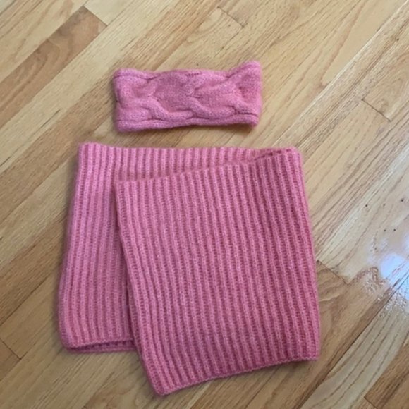 GAP Accessories - NWT Gap Scarf & Headband